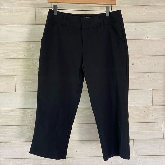 Daisy Fuentes Capris Pants - Black Size 6 - Like New! - Picture 1 of 7